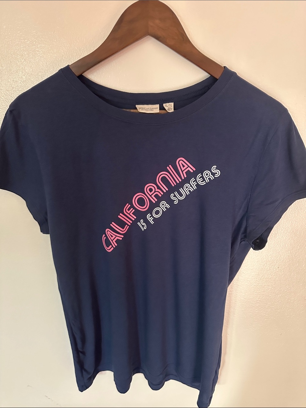 Vintage American Eagle Outfitters Women’s Graphic Tee